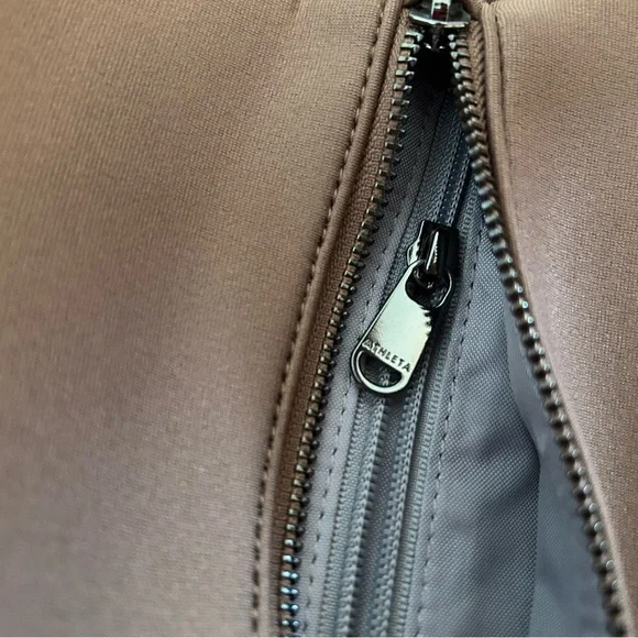 (SOLD) ATHLETA Revive Convertible Crossbody Waistbag Brown - Picture 9 of 10